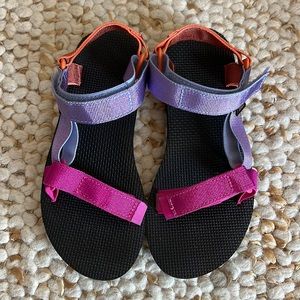 Teva Original Universal in Metallic Pink Multi